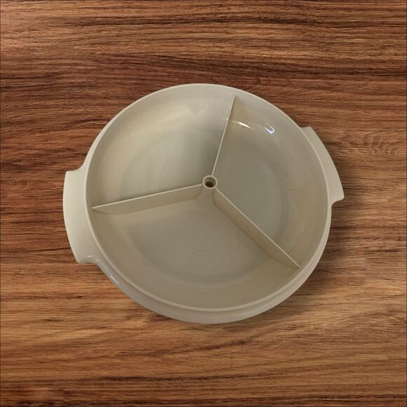 Vintage Tupperware Set of 3, Sandwich Keeper, Cereal Storer and Divided Dish - Picture 4 of 9